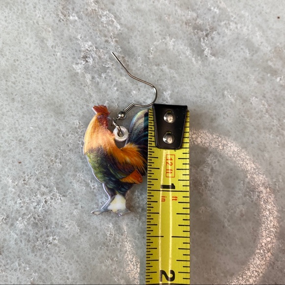 NWT! Acrylic rooster dangle earrings - Picture 3 of 4